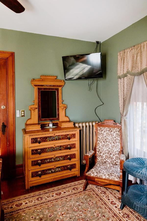 1897 Beekman House Bed And Breakfast Dundee Екстериор снимка