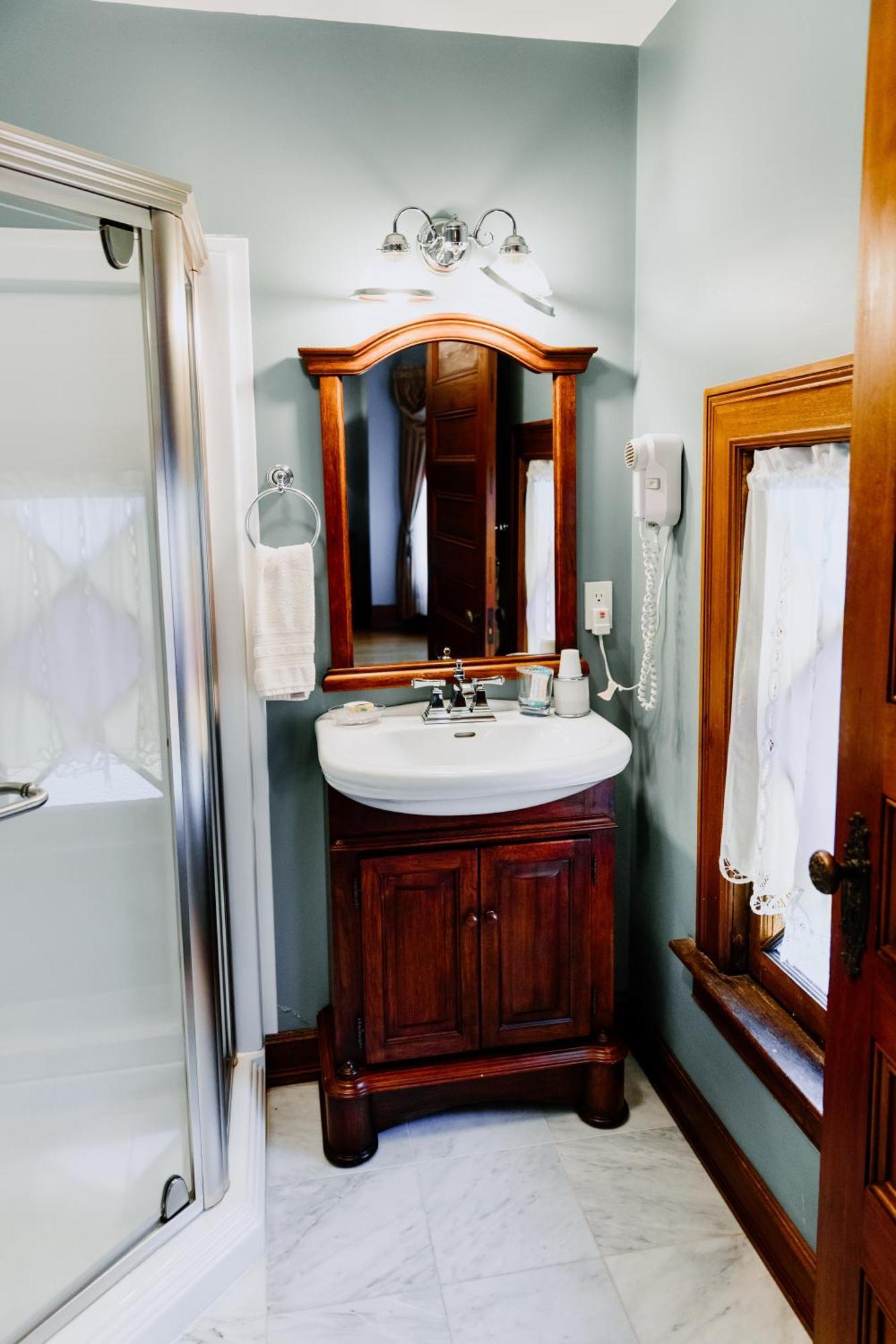 1897 Beekman House Bed And Breakfast Dundee Екстериор снимка